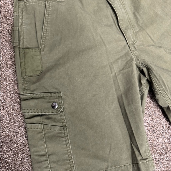 Carhartt Men's Green Cargo Shorts size 38 - Picture 4 of 10